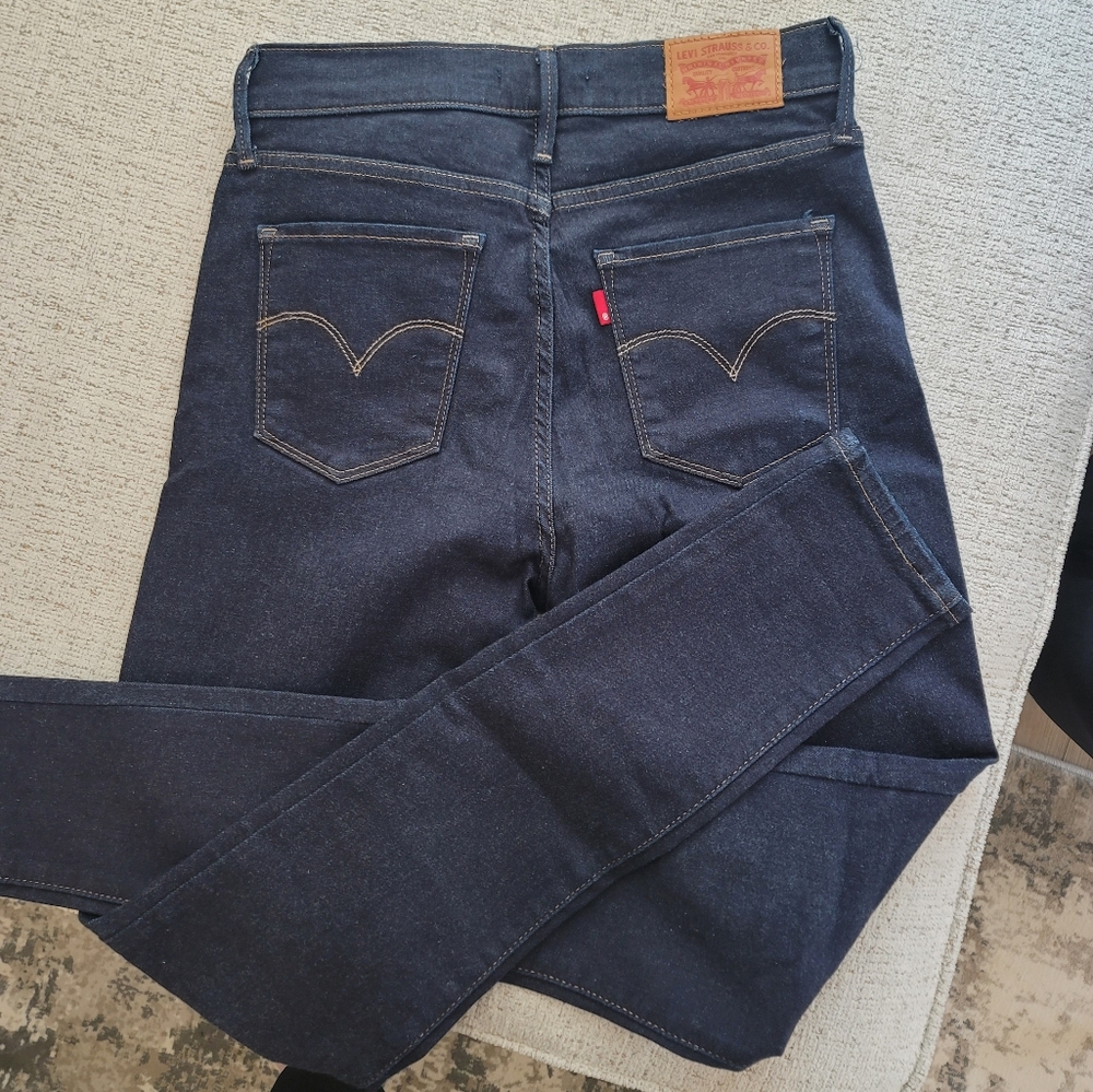 LEVIS HIGH RISE SKINNY JEANS